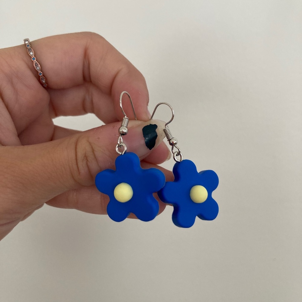 blue flower earrings